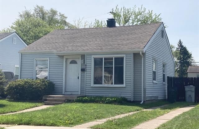 429 W Morehouse Avenue - 429 West Morehouse Avenue, Hazel Park, MI 48030