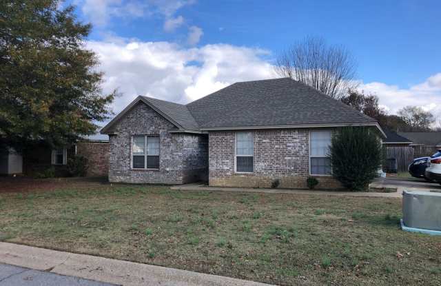 Beautiful 3 Bedroom Home in a Quiet Searcy Neighborhood!