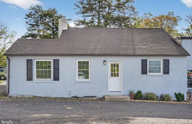 Photo of 2105 2ND STREET PIKE