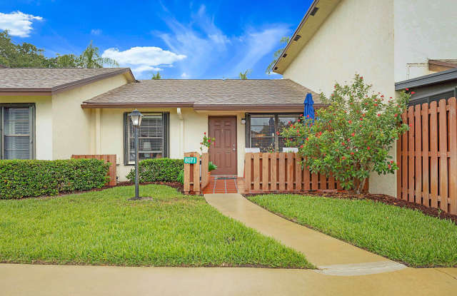 8071 SE Villa Circle