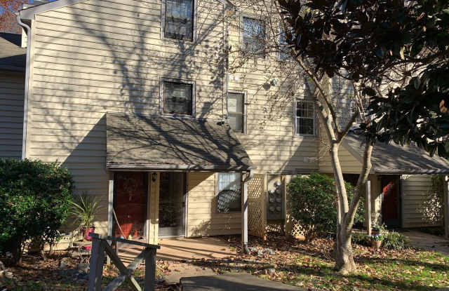 FEBRUARY RENT IS FREE!! Awesome unit with reduced rent ! 410 Oak Hollow in Autumn Chase - 1 bedroom - 1 bath - 1st floor - All new floors (tile in bath) - 1 pet under 50 lbs negotiable