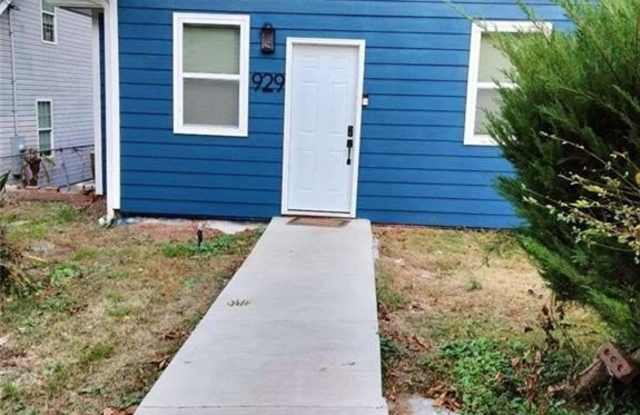 Photo of 929 Grand Avenue