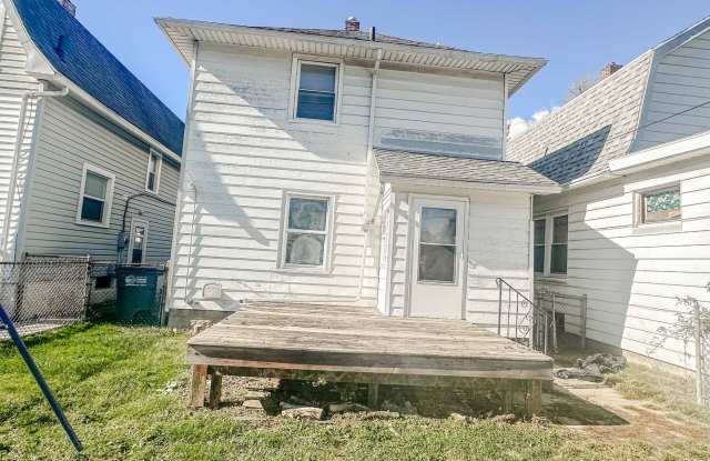 Three bedroom home available for move in. Well kept, clean, and ready to go!