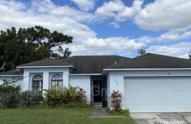 2706 Kendall Ave - 2706 Kendall Avenue, Kissimmee, FL 34744