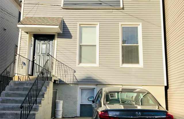 272 GRIFFITH ST - 272 Griffith St, Jersey City, NJ 07307