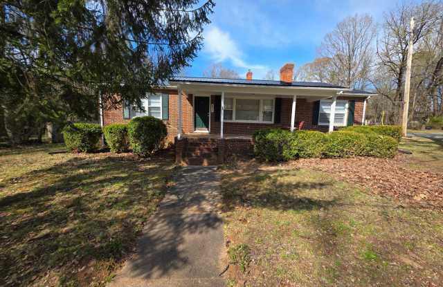 3 BR House UTILITIES INCL!!!!