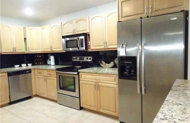 96 Del Rio Boulevard, Boca Raton, FL 33432
