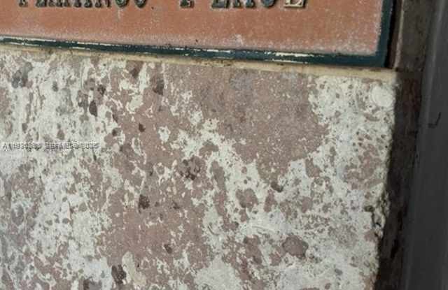 2469 W Flamingo Place