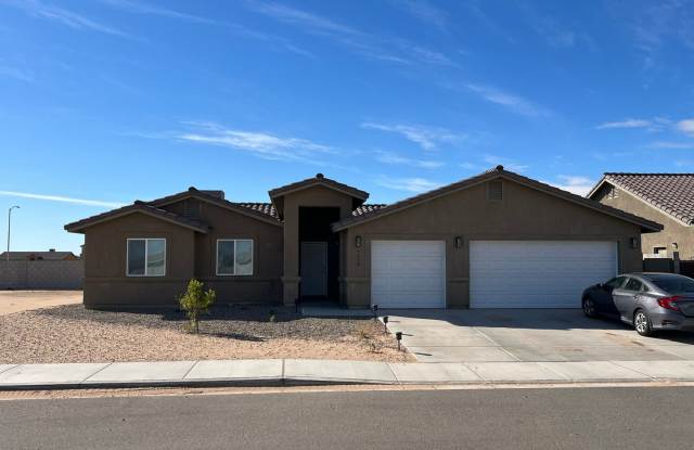 5 BEDROOM HOME!