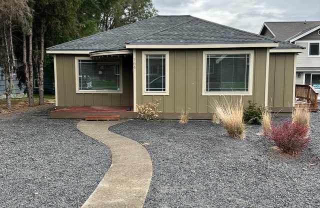 Photo of Special lowered rent opportunity Gorgeous remodeled 4bdr 2 bath house in the heart of Ellensburg