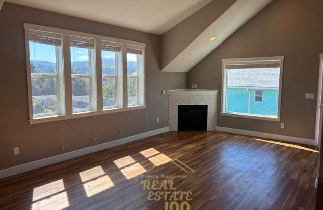 4530 Northeast Union Loop