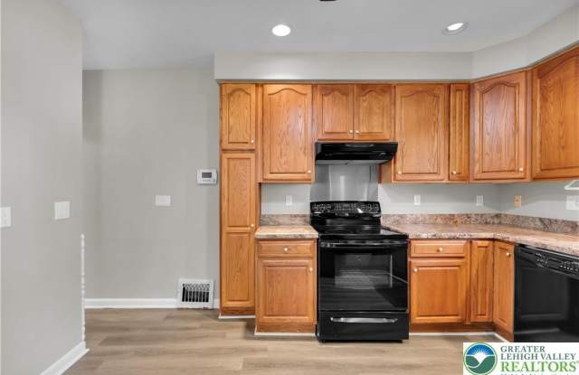 321 W Babbitt Street