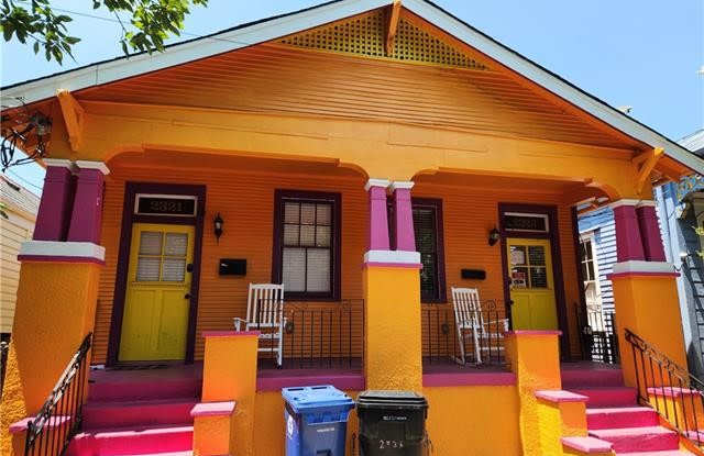 2323 CHARTRES Street