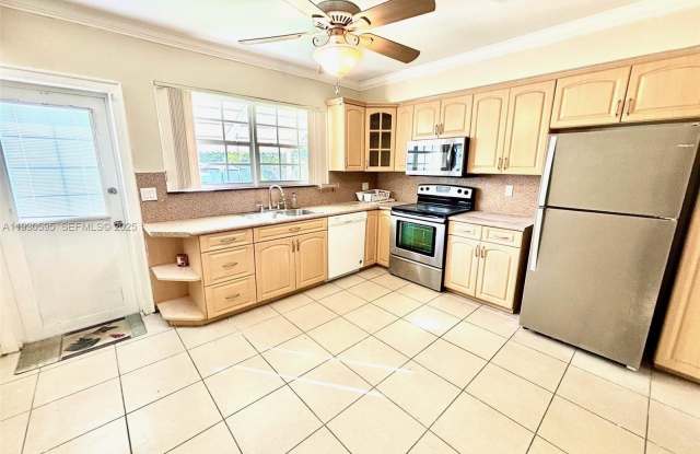 Photo of 724 Moffett St