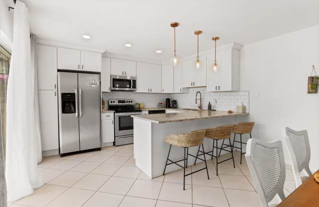 2715 Southeast 27th Way