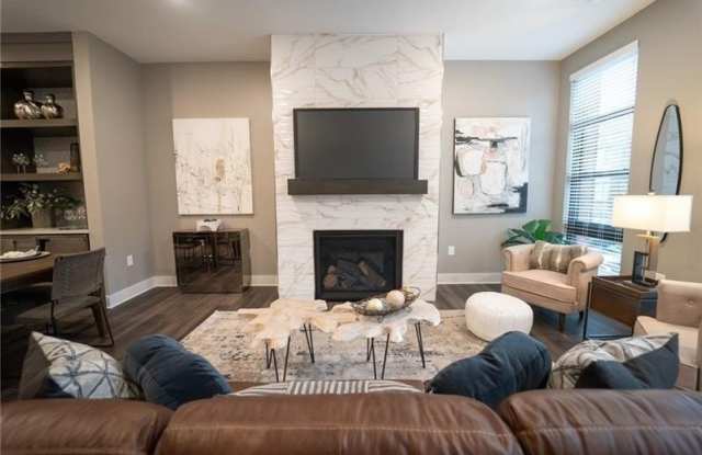 1052 Fraser Street unit: 1052