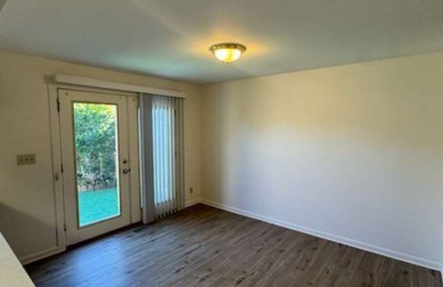 1108 Charleston Court