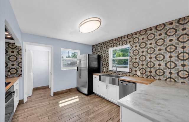 1101 A 28TH STREET N