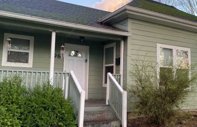 398 22nd St SE