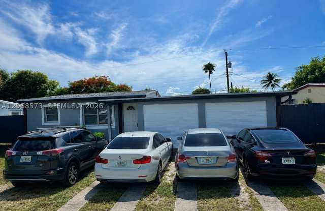 2865 NE 13th Ave