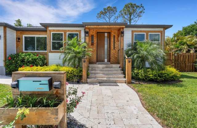 2309 DERBYSHIRE AVENUE