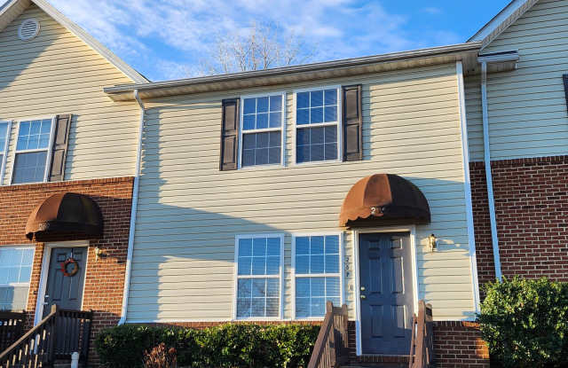 Photo of For Rent: Harrisonburg 3 BR, 2.5 Bath Townhouse