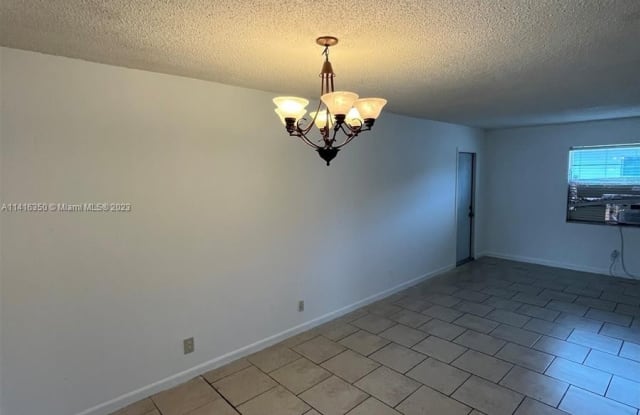 3751 SW 60th Ave - 3751 Southwest 60th Avenue, Davie, FL 33314