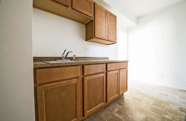 7654 S Marshfield Ave