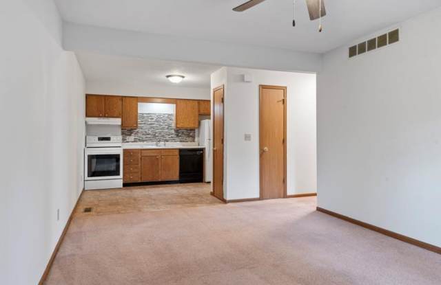 400-424 S. Durkin Dr.
