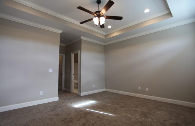 Townhome at Runningvine! - 1090 Runningvine Lane, Auburn, AL 36830