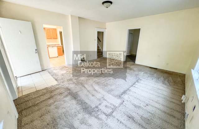 Photo of 605 W 10th-4 Bedroom House with Garage