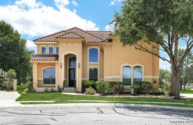 14 Waters Edge Way