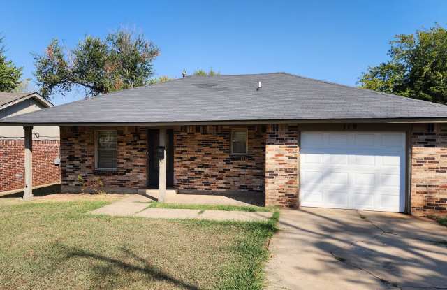 Remodeled 3 bedroom 1 bathroom house in Edmond, OK close to UCO with granite and stainless-steel appliances