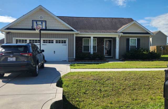 212 Riverstone Court - 212 Riverstone Court, Onslow County, NC 28546