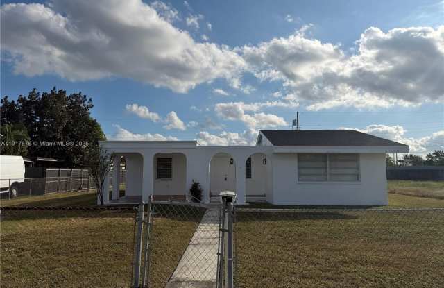 Photo of 9970 SW 40th Ter