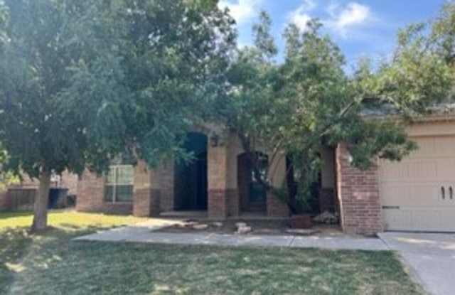 2932 San Pedro