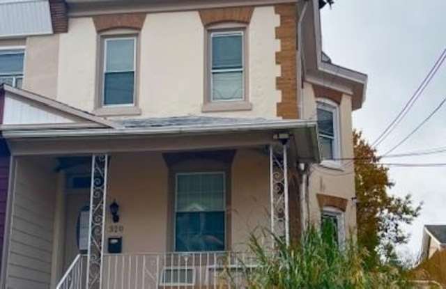 320 LONEY Street unit: (2Nd Fl)