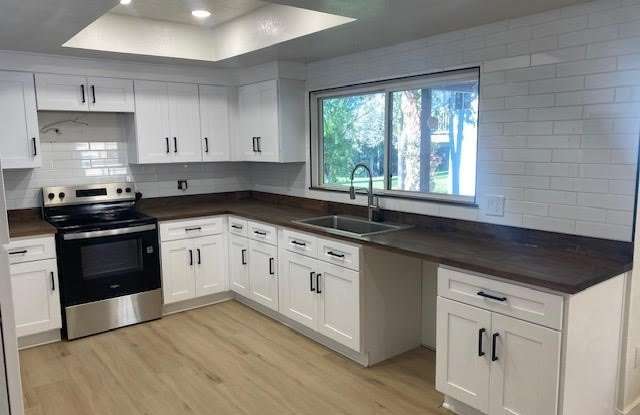 Photo of 31242 Emperor