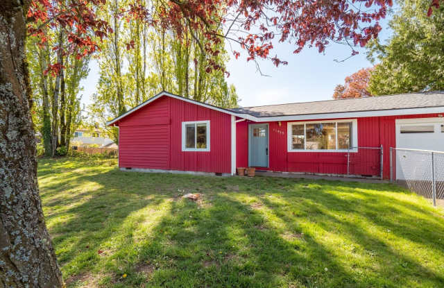 Burien rambler home - 3 bedroom 2 bath and bonus room/office area, AC and more! A must see!!! - 11935 8th Avenue Southwest, Burien, WA 98146