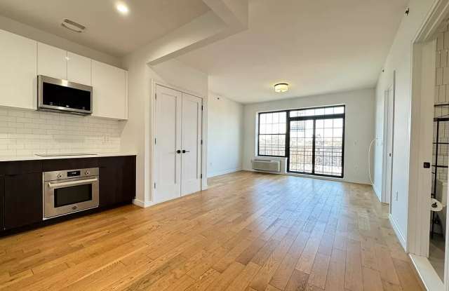 Photo of 982 Madison St