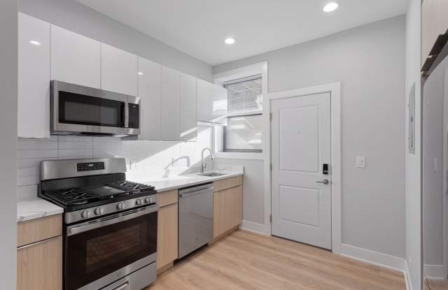 Photo of 6929 N Lakewood Ave