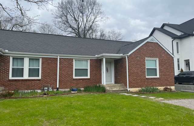 Photo of Renovated 2 Bedroom/ 1 Bath Duplex minutes to 12th South, Lipscomb, Belmont and Vandy
