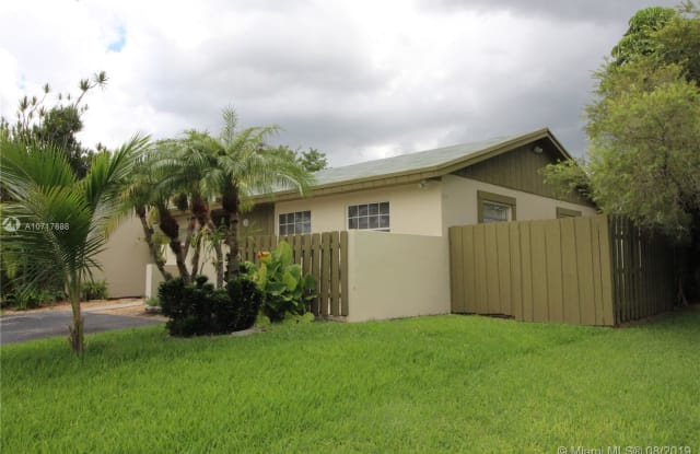 12006 SW 110th St Cir E - 12006 Southwest 110th Street Circle East, The Crossings, FL 33186