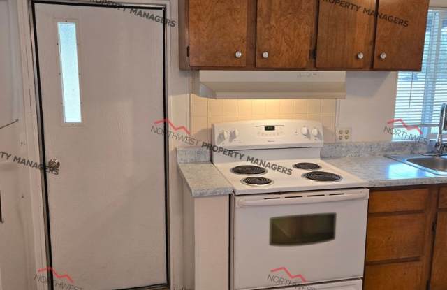 STATUS: AVAILABLE | R255G | $1750