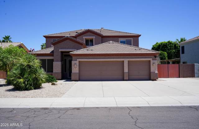 541 N DANIELSON Way