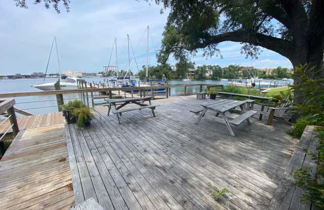 307 Wilson Avenue Apt 15