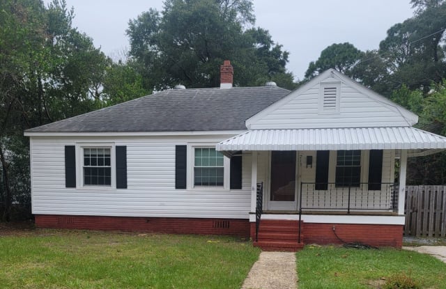 713 Woodlawn Ave - 713 Woodlawn Avenue, Wilmington, NC 28401