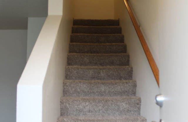 3 br, 2.5 ba home in quiet Scappoose neighborhood
