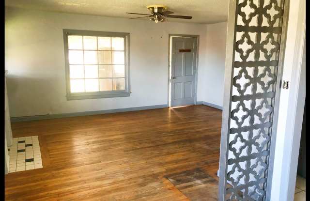 1000 S Lamar Large 2 Bed 1 Bath