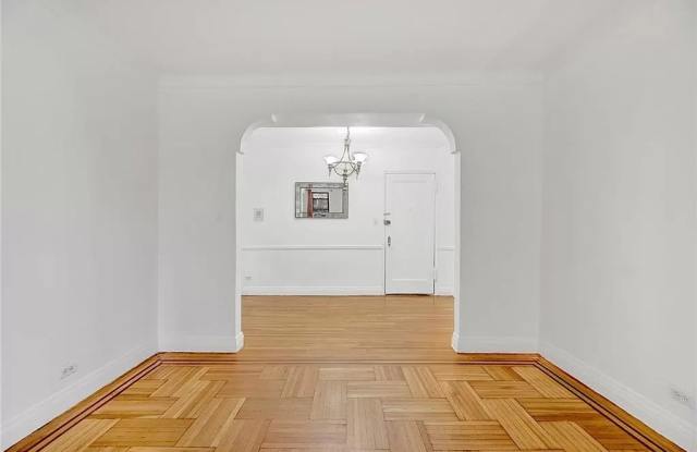 657 E 26th St Apt 1V